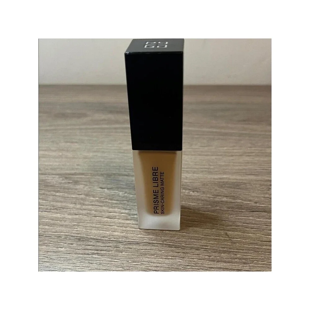 Prisme Libre Skin-Caring Matte Foundation    4-W310